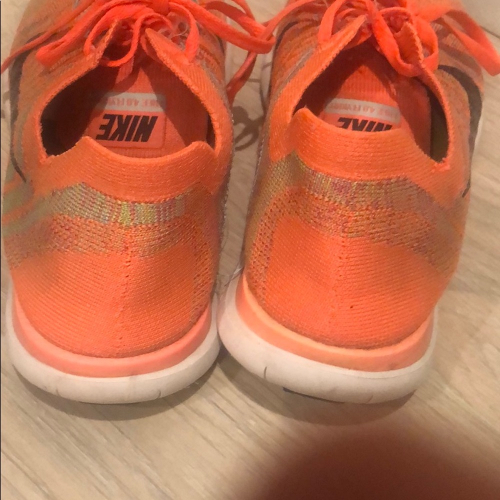 Authentic Nike Running Shoes SZ9.5  Orange - Picture 3 of 5